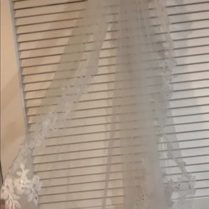 Good condition vail for wedding dress also listed on my acc